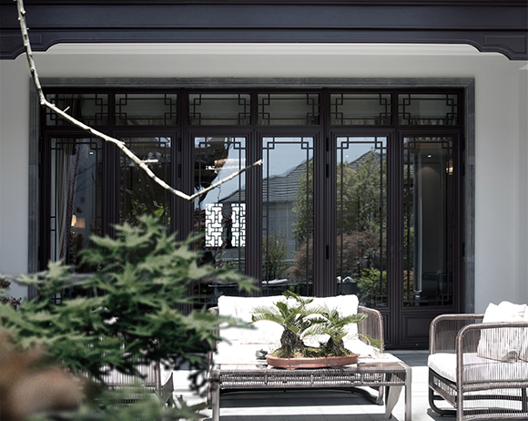 東方红中式门窗|仿古建筑配套典范